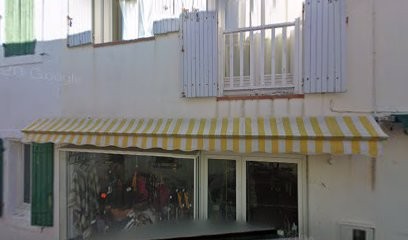 La Maison Des Artisans, Magasin De Meubles à Saintes-Maries-de-la-Mer