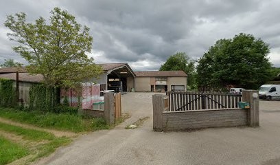 Les Fermetures D.m. Magasin De Meubles à Saint-Martin-la-Sauveté