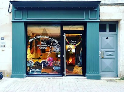 Magasin d'exposition | Chemise du loup, Magasin de Meubles et Décoration à Poitiers