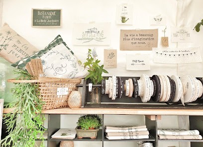 Edition Ephemere, Magasin de Meubles et Décoration à Génolhac