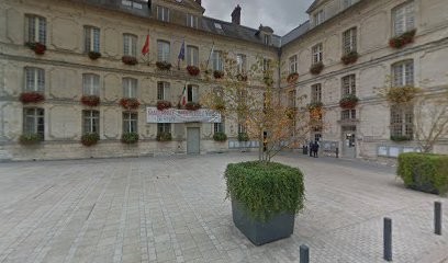 Hugon, Fabricant de Meubles à Bernay