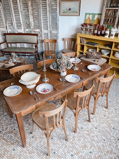 Petits chineurs by Arsène et Garance, Magasin de Meubles et Décoration à Marçon