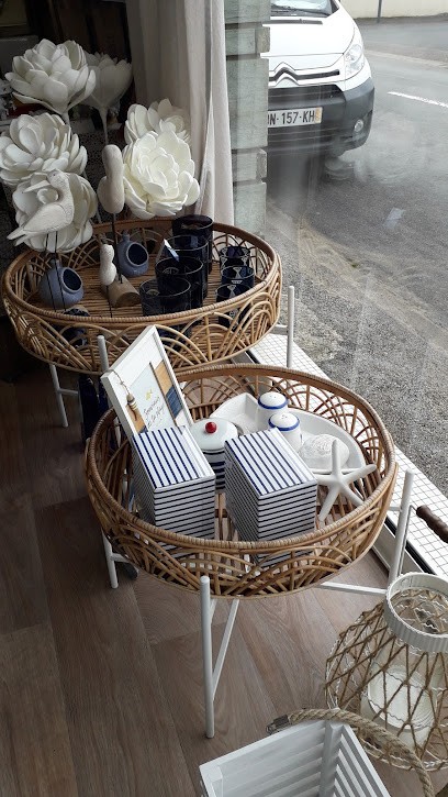 Rêves D'océan Brocante, Meubles, déco et créateurs, Magasin de Meubles et Décoration au Bois-Plage-en-Ré
