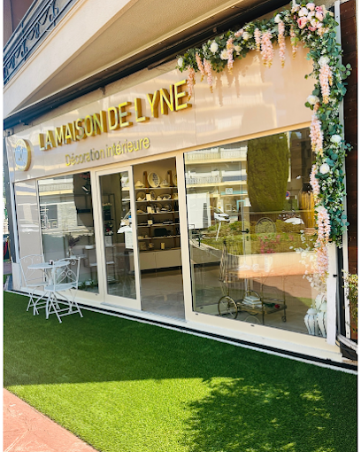 La Maison De Lyne Magasin De Meubles au Cannet