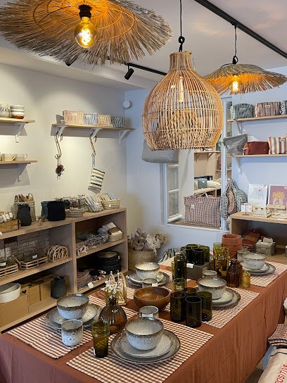 Maison Jeanelle, Magasin de Meubles et Décoration à Vertou