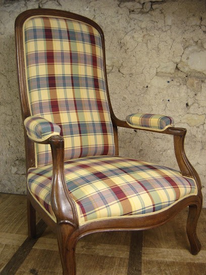 Atelier tapissier Christine ROSE, Magasin de Meubles et Décoration à Saint-Coutant-le-Grand