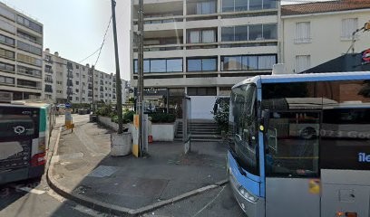 Paduret Petru, Fabricant de Meubles à Massy