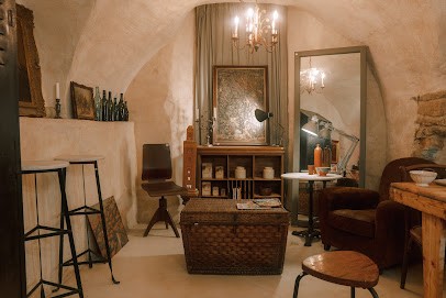 Poupoupidou Brocante, Magasin De Meubles à Sommières
