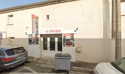 Un Ebéniste, Fabricant de Meubles à Salon-de-Provence