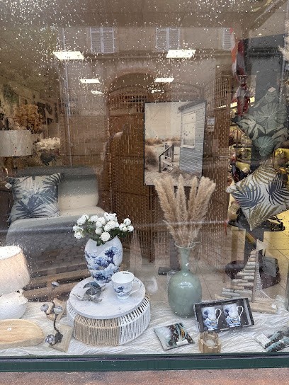 La Maison De Taraille, Magasin de Meubles et Décoration à Saint-Maximin-la-Sainte-Baume