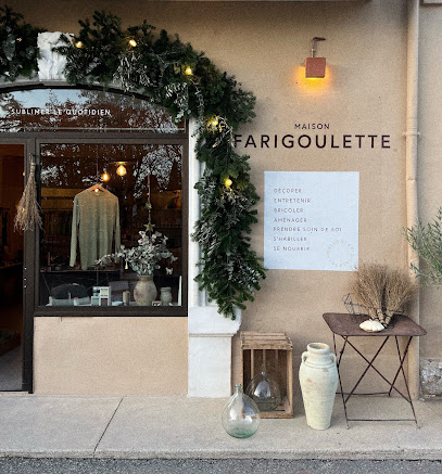 Maison Farigoulette, Magasin De Meubles à l' Isle-sur-la-Sorgue