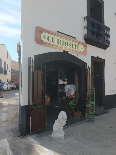 Curiosité, Magasin de Meubles et Décoration à Marseillan