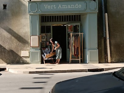 VERT AMANDE Boutique de décoration - conseils déco, Magasin de Meubles et Décoration à La Tour-d'Aigues