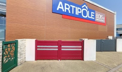 Salle d'exposition ARTIPOLE BOIS à la Ferrière / la Roche sur Yon, Magasin de Meubles et Décoration à La Ferrière