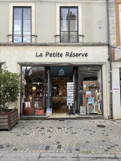 La Petite Réserve Magasin De Meubles à Argenton-sur-Creuse