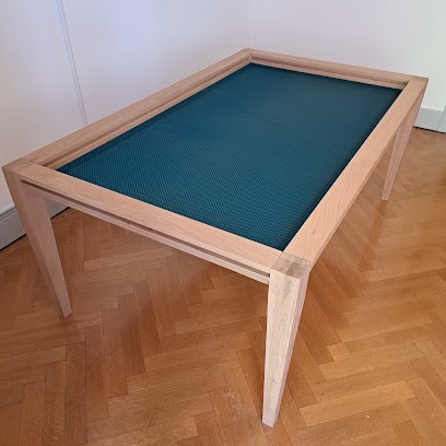 Atelier Quiquengrogne, Fabricant de Meubles à La Gouesnière