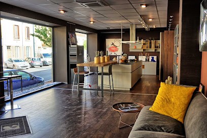 Scénario Concept, Magasin De Meubles à Roanne