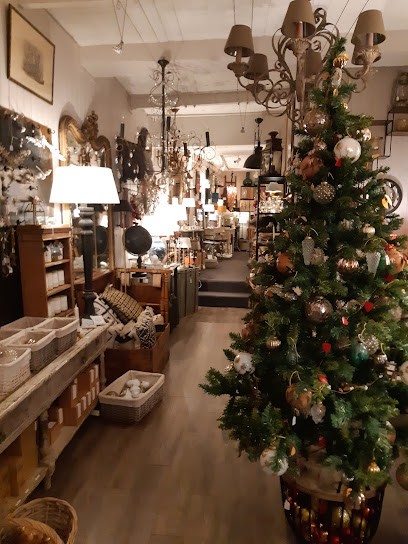 Scène d'intérieur, Magasin de Meubles et Décoration à Senlis