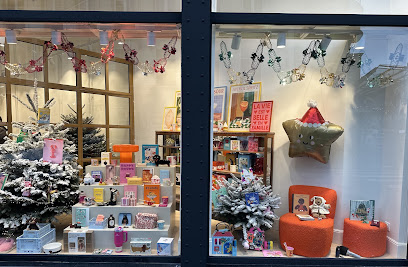 Fleux Magasin De Meubles à Paris 16