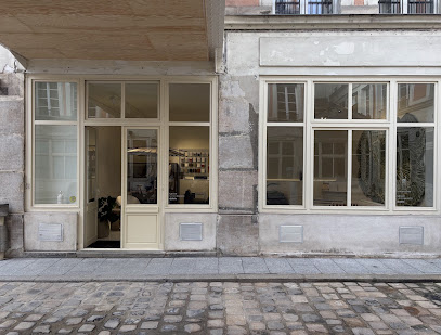 Gandía Blasco Paris Studio Magasin De Meubles à Paris 11