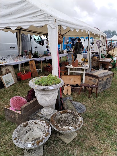 Athanase Ouest D'barras / Brocante, Magasin de Meubles et Décoration à Saint-Étienne-du-Bois