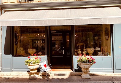 The West End, Magasin de Meubles et Décoration à Issigeac