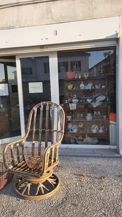 JM Flea Market Gemozac, Magasin de Meubles et Décoration à Gémozac