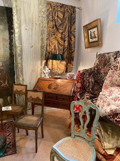 La Demeure du Bailli, Magasin de Meubles et Décoration à Lourmarin