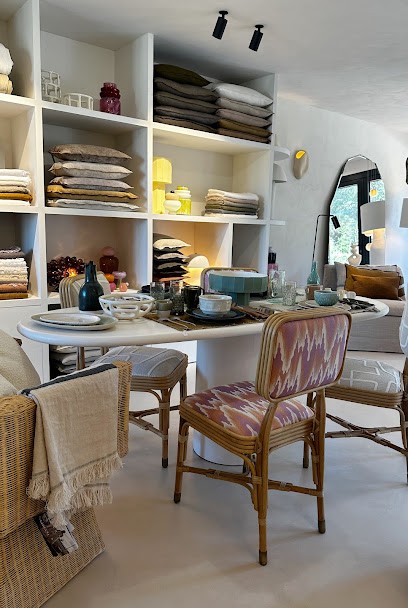 MAISON AMANES, Magasin de Meubles et Décoration à La Croix-Valmer