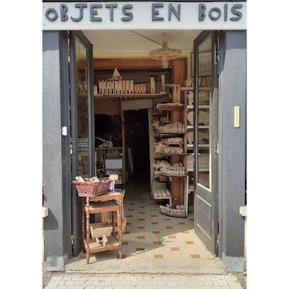 Objets En Bois De L'aubrac, Magasin De Meubles à Curières