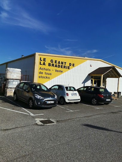 The Giant Rummage Sale, Magasin de Meubles et Décoration au Pont-de-Beauvoisin